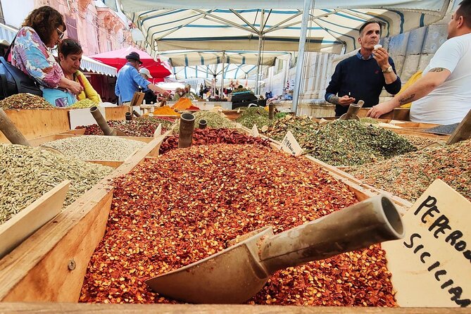 Sicilian Food tour and wine tasting in Ortigia in Syracuse - Ortigia Makes Street Food Easy, Not Chaotic