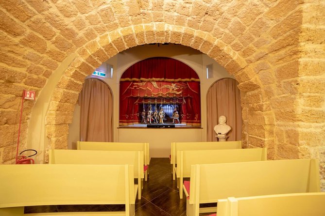 Sicilian puppets in Syracuse: show with behind-the-scenes visit - From the Puppet Museum to the Theater, easy start in Syracuse