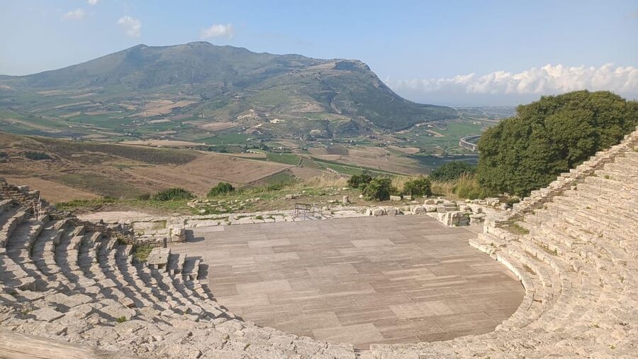 Sicily: Segesta Ticket, Shuttle Service & City Audio Tour - Hilltop theatre area: plan for scale and walking