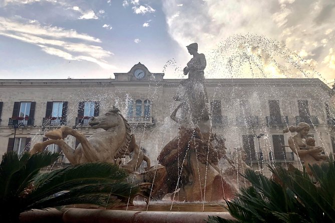 Siracusa & Noto: small group tour from Taormina - Ortigia island walking time: Apollo ruins to Arethusa Fountain