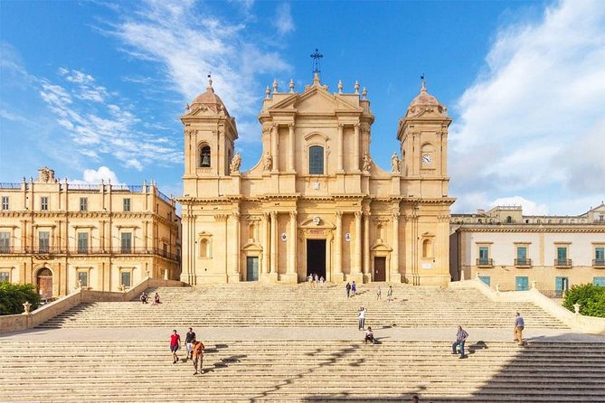 Siracusa - Ortigia & Noto Tour - How the day feels guided, even without a specialist guide