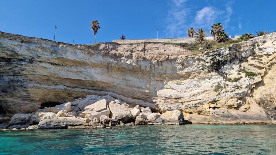 Siracusa: Ortigia & Sea Caves Boat Tour with Sunset Apertif - Key highlights at a glance