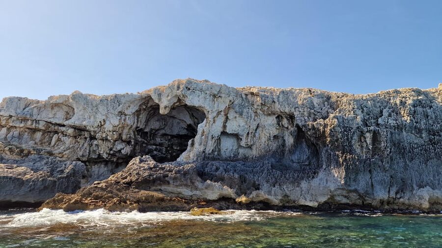 Siracusa: Ortigia & Sea Caves Boat Tour with Sunset Apertif - What you see along the Siracusa coast and Ortigia shoreline
