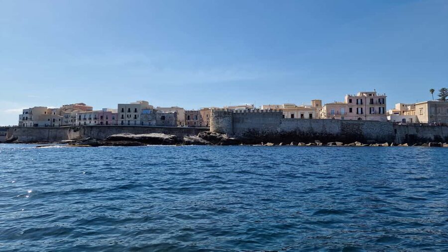 Siracusa: Ortigia +sea caves +Pillirina +fishing experience - Sea Caves Stop: The Part You Will Remember
