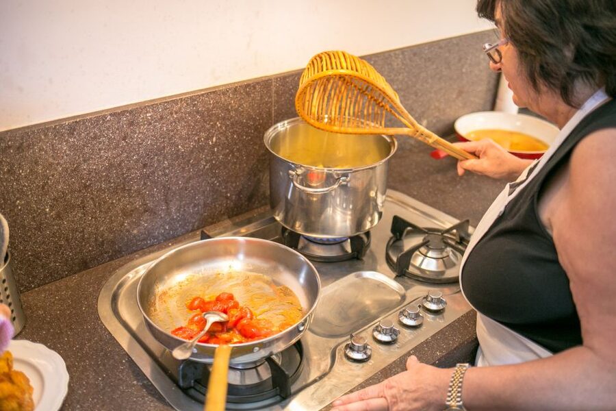 Siracusa: Pasta & Tiramisu Cooking Class at a Local's Home - Prosecco aperitivo plus wine, coffee, and the meal you cooked
