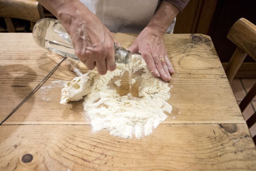 Siracusa: Pasta & Tiramisu Cooking Class at a Local's Home - The 3-hour rhythm: aperitivo, cooking, and the meal you make