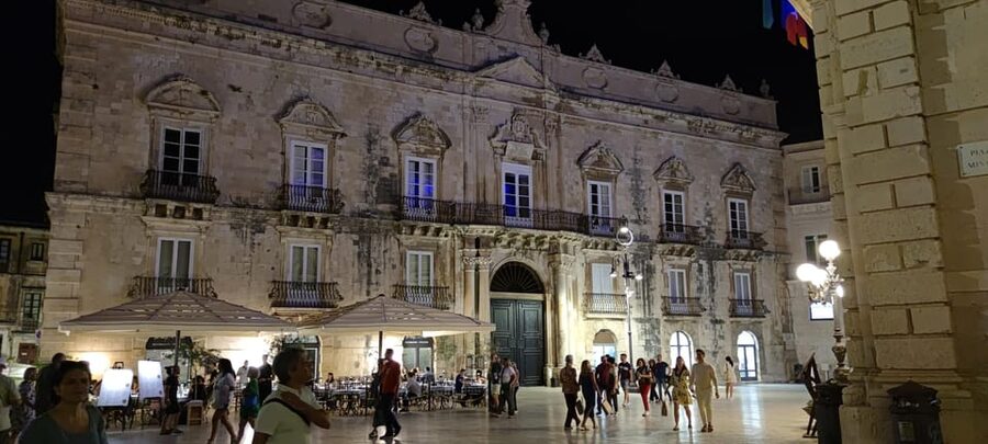 Siracusa Tour: Ortigia by Night in English - FAQ