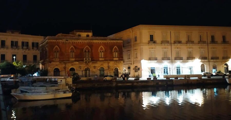 Siracusa Tour: Ortigia by Night in English - Value for a 2-hour guided night walk