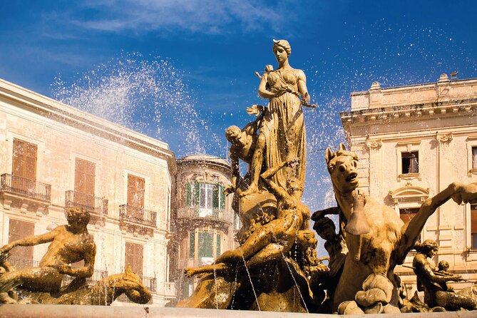 Siracusa Walking Tour with Audio and Written Guide by a Local - Syracuse Cathedral on ancient foundations, what to expect and why it matters