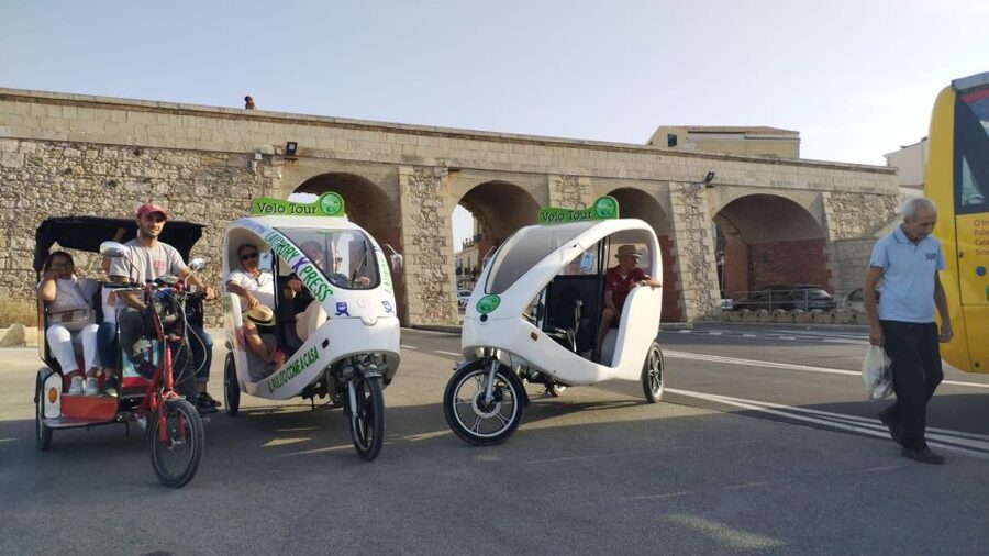 Siracuse: Guided Velobike Tour - Largo Porto Piccolo: where the day gets closer to real life