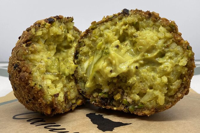 Street food tour of Catania by night - English guidance and the value of someone who can connect food to place