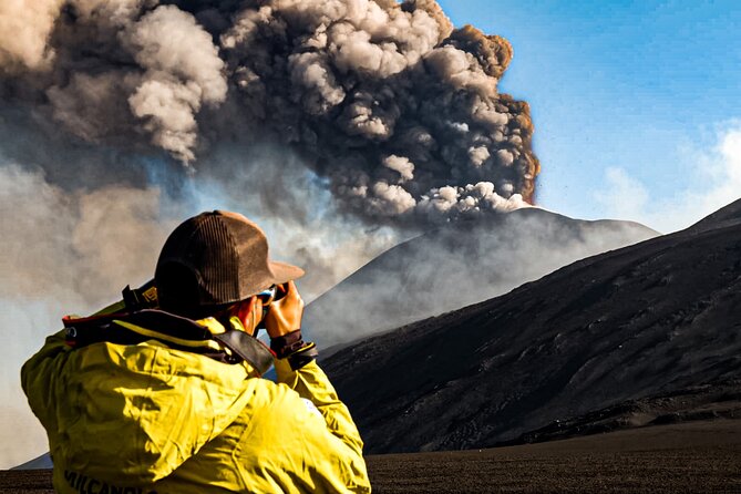 Summit Etna North 3380mt: 4x4 and trekking - The 4x4 drive: lava fields, lateral craters, and big northern views