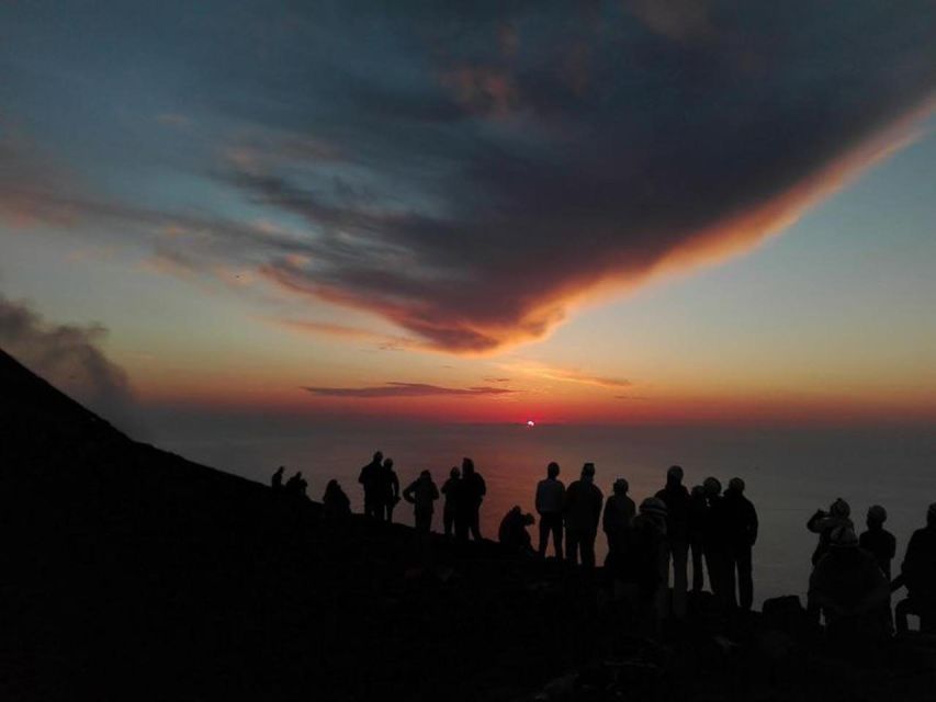 Sunset Trekking on vulcano Stromboli - The Sciara del Fuoco hour at sunset: timing is everything