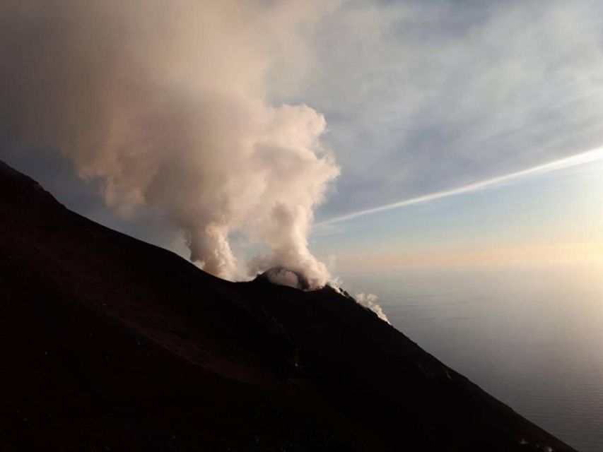 Sunset Trekking on vulcano Stromboli - Returning by Punta Labronzo mule track, and how to not feel rushed