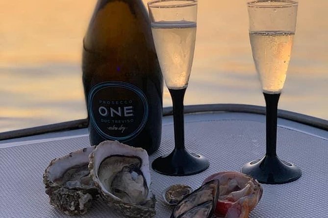 Syracuse Aperitif boat at Sunset island and sea caves - Grotta Dell’Amore and the photo pickup moment