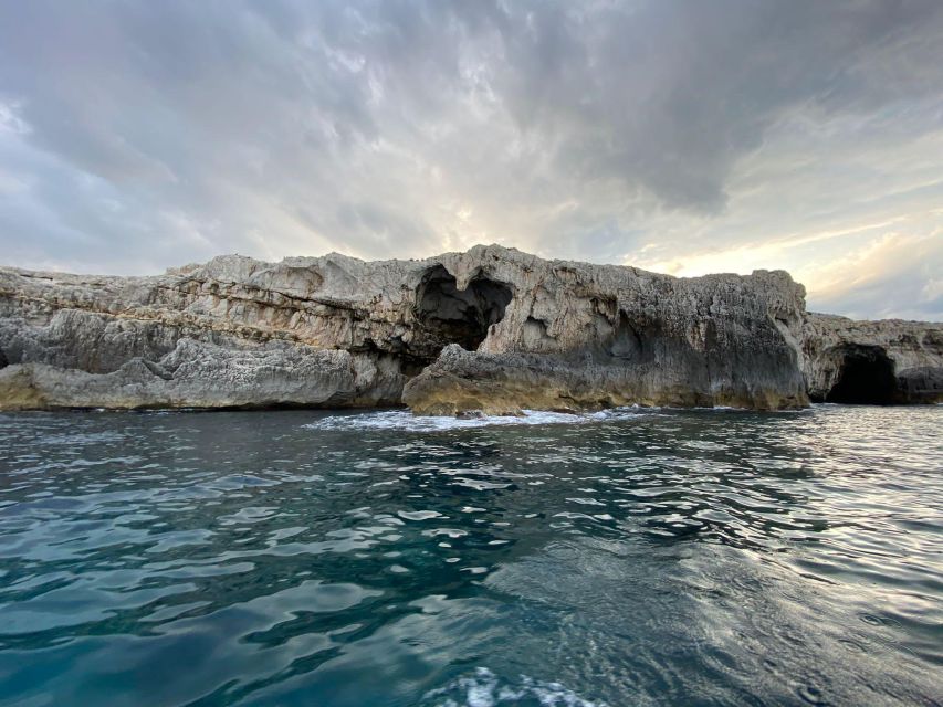 Syracuse:Boat tour Ortigia,Pillirina and seacaves - Ortigia start point: the easy setup for a 2-hour cruise