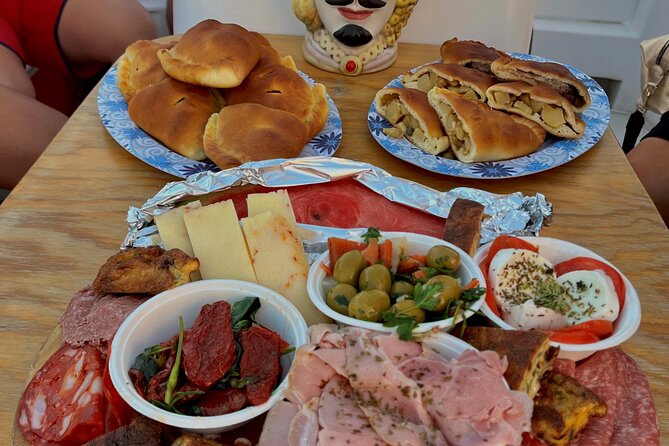 Syracuse: Boat tour with Aperitif 2 hours - The aperitif spread: what you’ll actually eat and drink