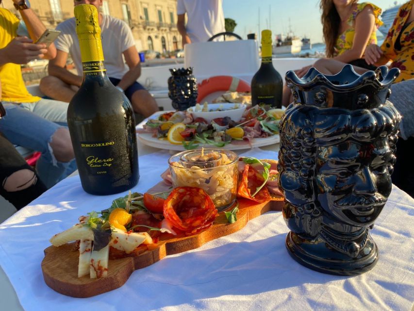 Syracuse: Boat tour with aperitif - Meeting Point at Ortigia, and Why It Matters