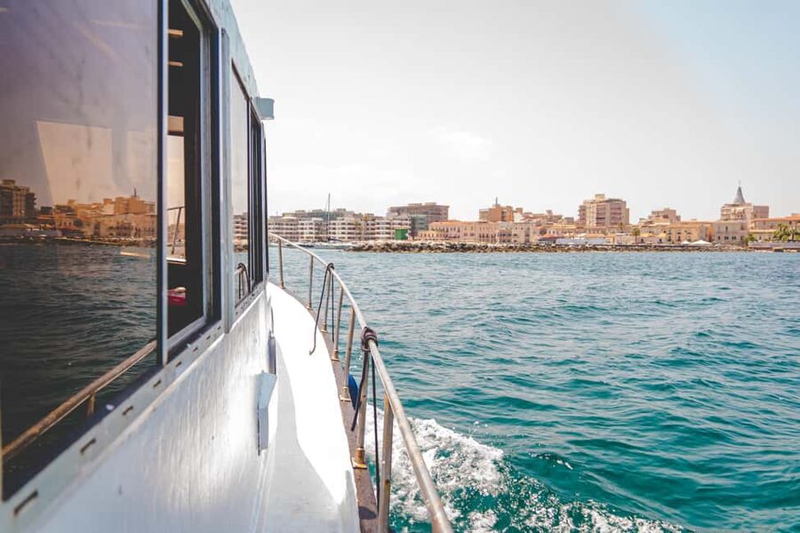 Syracuse: Boat tour with barbeque on board - The Coastline Details: Rock Shapes, Sea Caves, and Stories