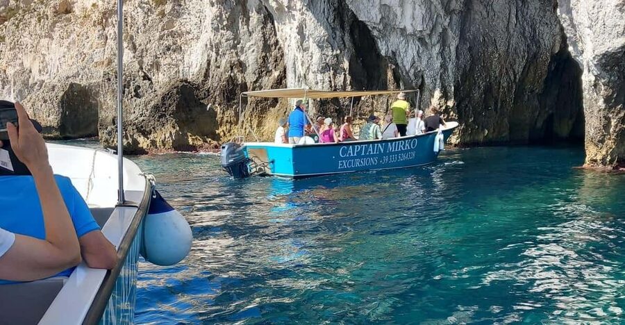 Syracuse: Boat Tour with Captain Mirko, Snorkeling & Caves - Meeting at Riva della Posta, and finding the right boat fast