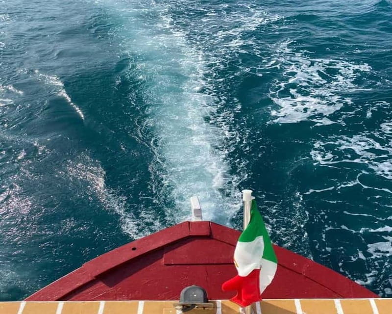 Syracuse: Boat Trip with Lunch, Wine, and Swimming Stops - Fonte Aretusa and the Big Harbour: short stops, big “I get it” moments