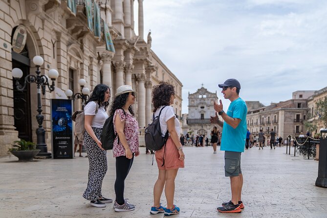 Syracuse, Ortigia and Noto walking tour from Catania - Mercato di Ortigia and Piazza Duomo: short stops that matter