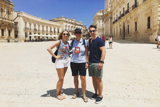 Syracuse: Ortigia Deep Dive Cultural Tour (max 6 Guests) - A focused 90 minute Ortigia plan that actually feels doable