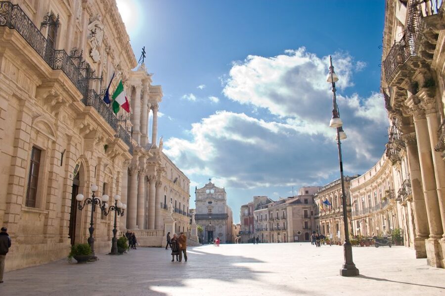 Syracuse: Ortigia Private Walking Tour - Aretusa Fountain by the Sea: Myth, Fresh Water, and Papyrus