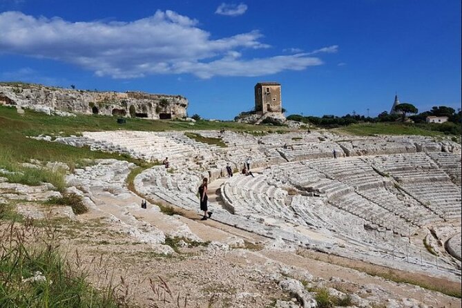 Syracuse, Ortygia & Noto small group Tour from Catania with lunch - What it feels like on the ground: pace, walking, and heat