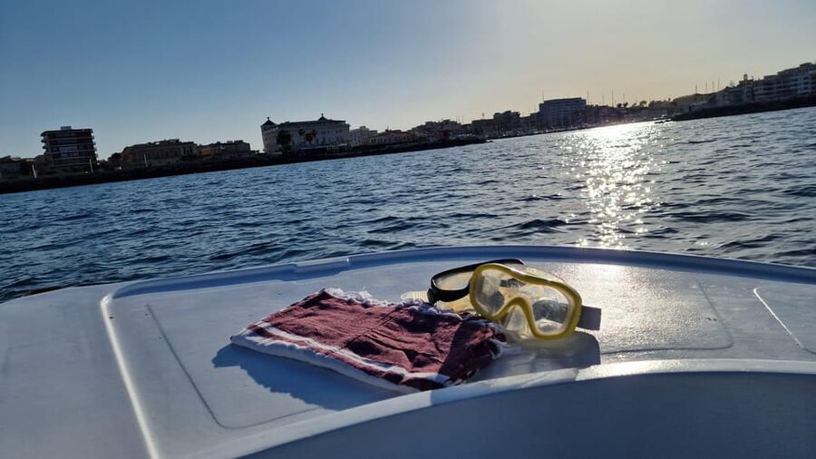 Syracuse: Picnic boat tour of Pillirina, Ortigia & sea caves - Ortigia and the Sea Caves, Without the Hassle