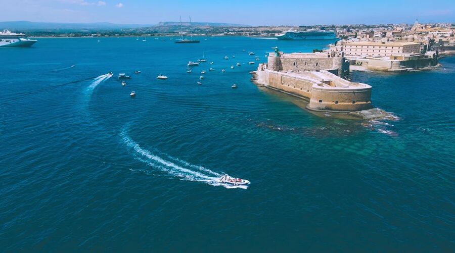 Syracuse: Pillirina, Ortigia, and Sea Caves Tour by Boat - Key highlights to clock before you go