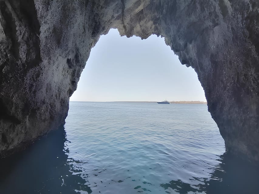 Syracuse: Pillirina, Ortigia, Sea Caves and snorkeling - Group energy and guide style: expect friendly, not perfect