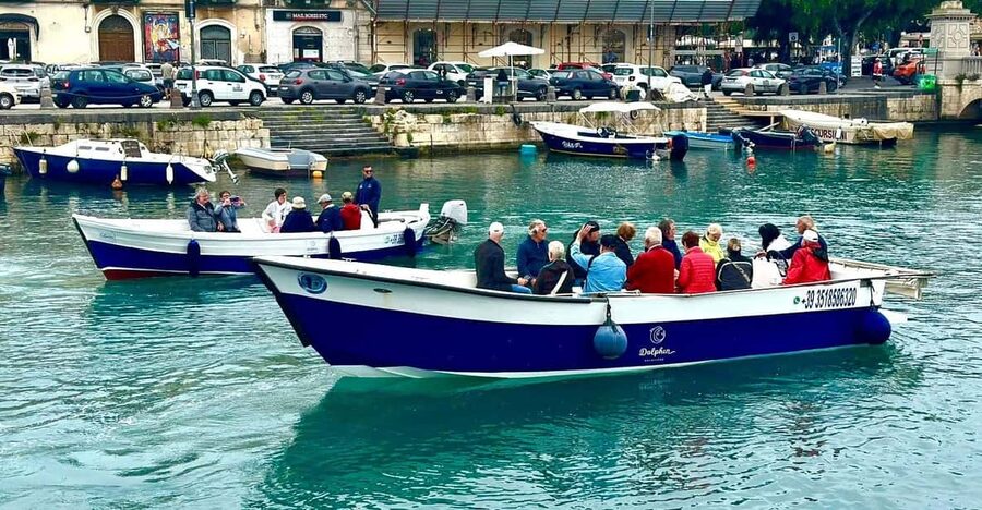 Syracuse: Private boat tour of Ortigia and sea caves - From the Umbertine Bridge to Ortigia, see Syracuse from sea level