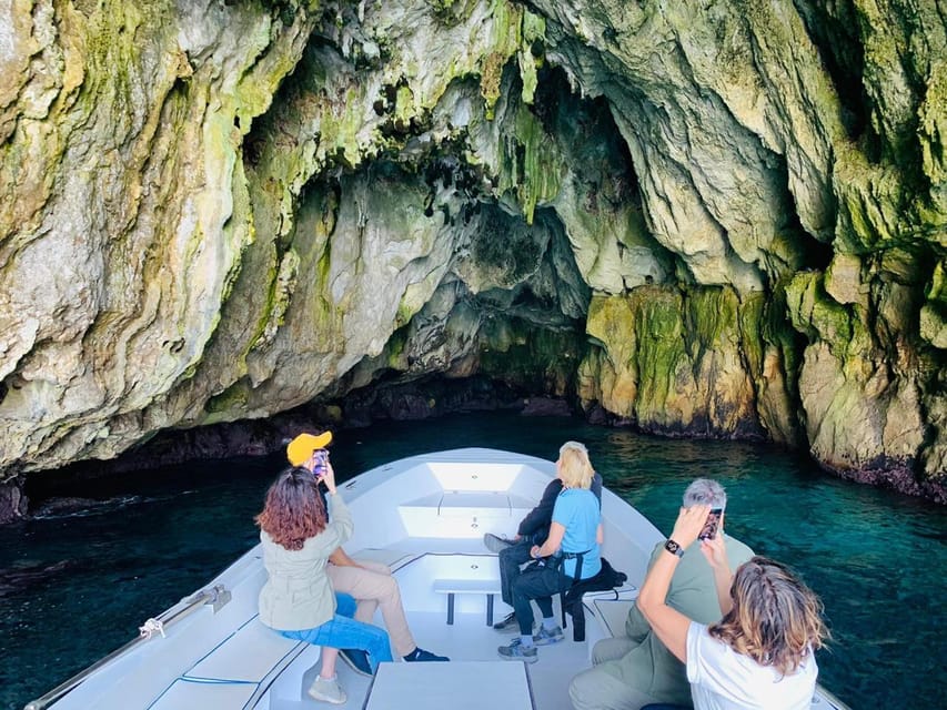 Syracuse: Private boat tour of Ortigia and sea caves - The swimming and snorkeling breaks: choose your comfort and your courage