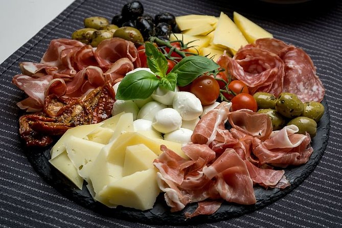 Syracuse Private Walking Tour with Traditional Lunch and Wine - Guides, Pacing, and the Private-Tour Advantage