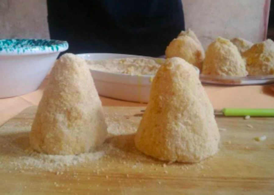 Syracuse: Sicilian Street Food Hands-On Cooking Class - Hands-On Cooking in Syracusa: How Arancini Comes Together