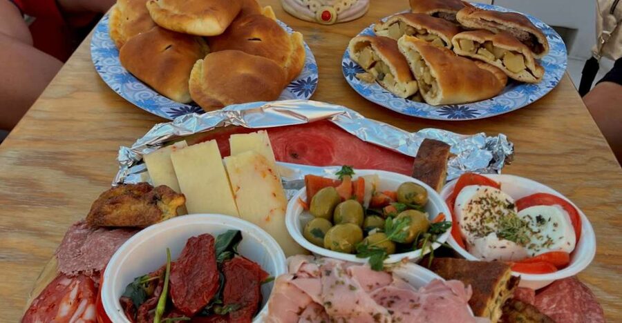 Syracuse: Sunset Aperitif Tour - Sea caves off Ortigia: the heart-shaped grotto and two more natural stops