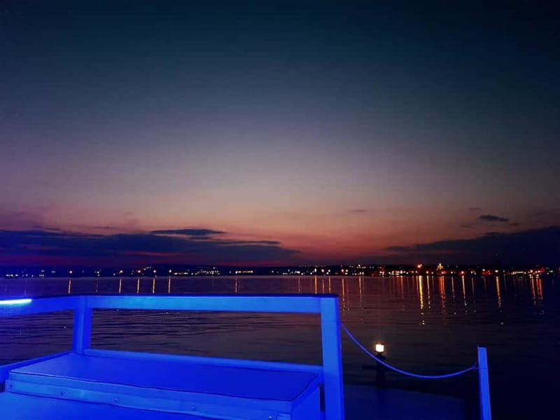 Syracuse: Sunset cruise including aperitif and swim stop - About the guides and group size: why you feel looked after
