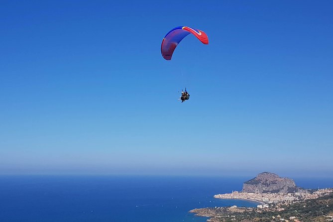 Tandem Paragliding Flight in Cefalù - The flight route above Cefalù, from coastline to Rocca