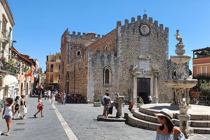 Taormina: A Self-Guided Audio Tour of Sicily’s Hilltop Town - Piazza di Duomo and the centaur fountain symbol