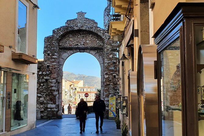 Taormina: A Self-Guided Audio Tour of Sicily’s Hilltop Town - Corso Umberto, Taormina’s pedestrian spine for cafes and shops