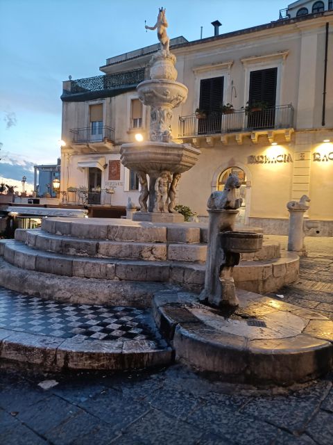 Taormina and Castelmola: Private tour - Taormina on Corso Umberto: Old Roman Road to the Sea View