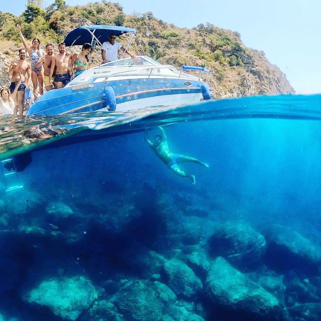 Taormina and Giardini Naxos 3/5/7 hours by PRIVATE BOAT - Taormina’s bays and caves: short guided moments that give the scenery context