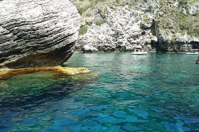 Taormina and Isola Bella Day Tour with Boat Trip from Messina - The small-group size: why it’s better than the big-bus version