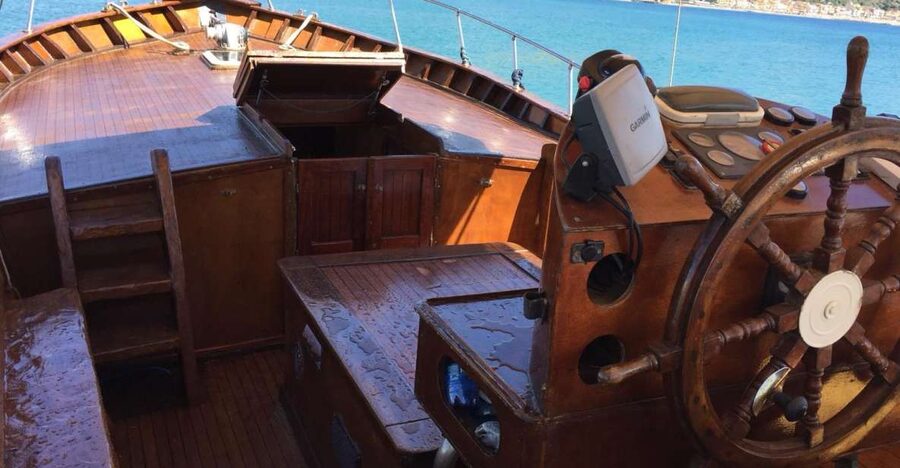 Taormina: Boat Tour to Taormina & Giardini Naxos with Drink - Key things that make this boat tour work