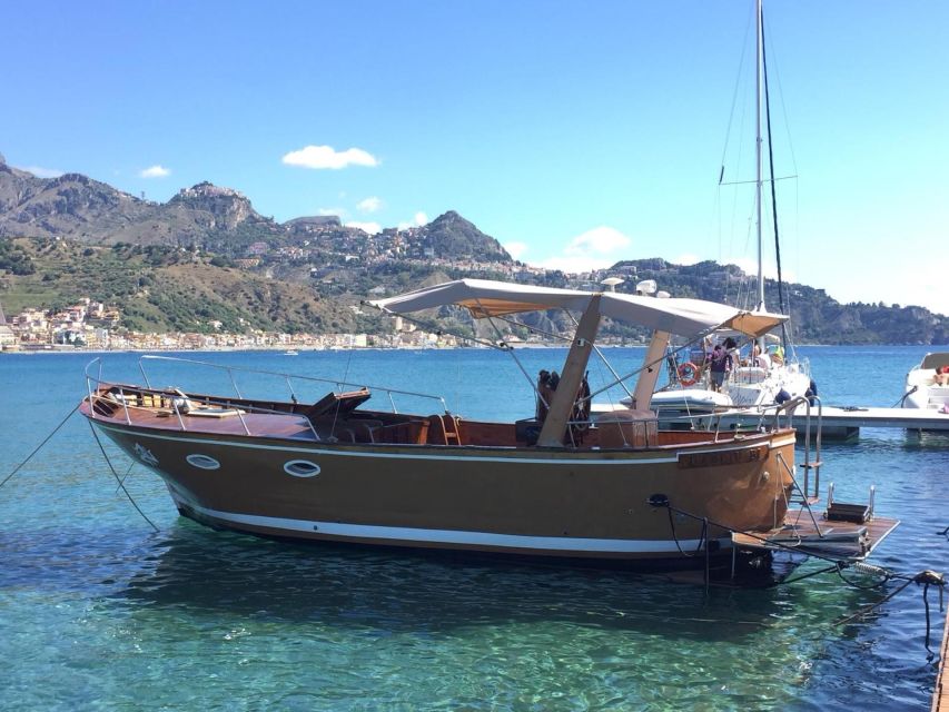 Taormina: Boat Tour to Taormina & Giardini Naxos with Drink - What the boat route includes along the Taormina coast