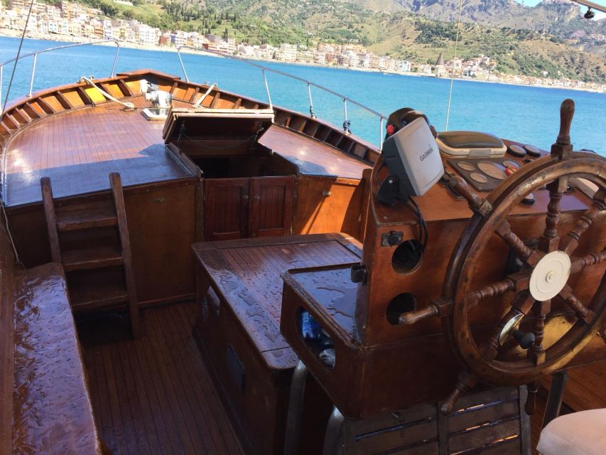 Taormina: Boat Tour to Taormina & Giardini Naxos with Drink - Meeting at Ristorante La Sirena, and how to avoid chaos