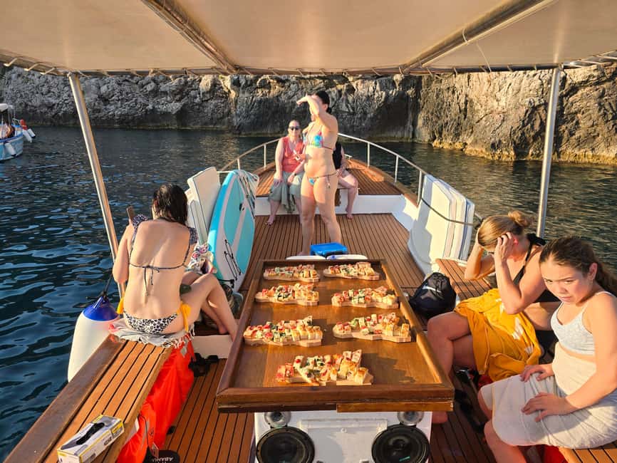 Taormina: Boat Tour with Sicilian Wine Tasting - Giardini Naxos stop: a final view before you head back