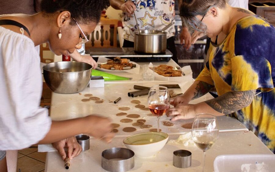 Taormina: Cannolo Cooking Class with Completion Certificate - Why a cannoli class in Taormina beats a food show