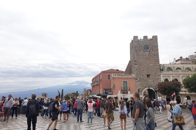 Taormina & Castelmola With Lunch - Piazza Duomo and Corso Umberto I: the walk that strings it all together